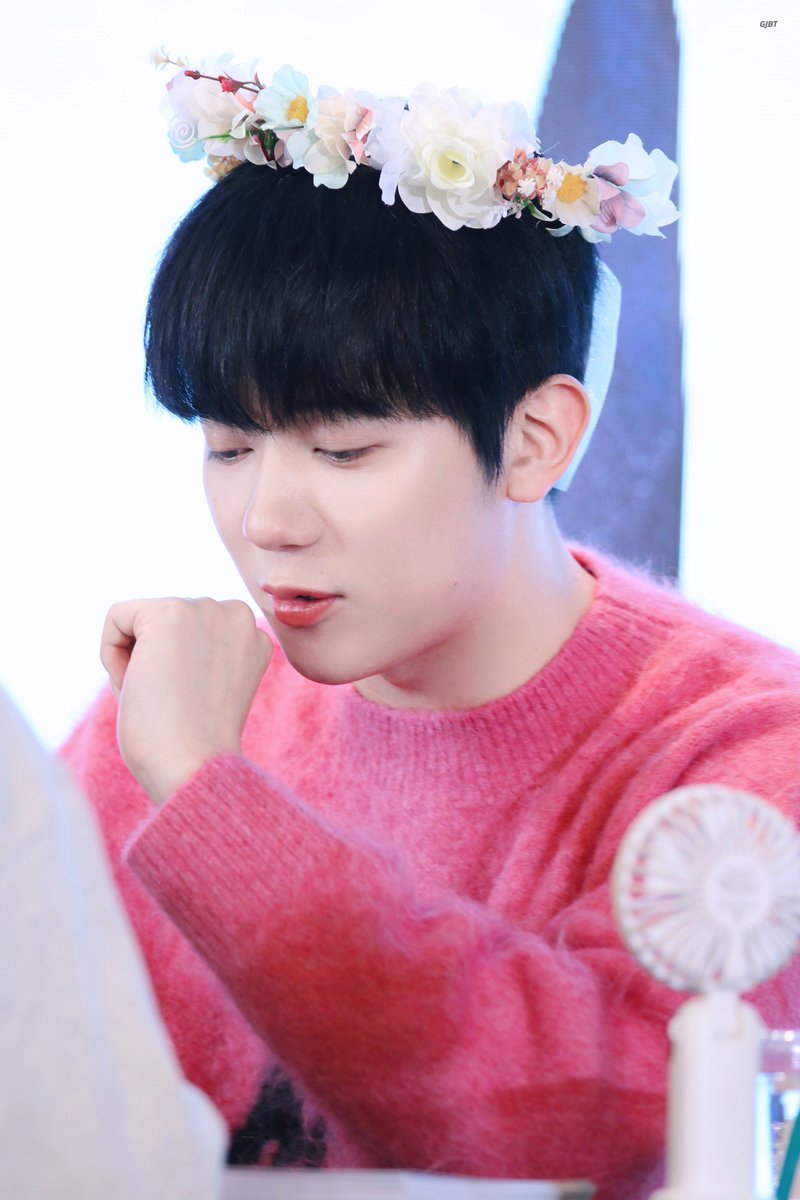 _gjbt's tweet photo. 250111 상하이

꽃미남

#OMEGA_X #오메가엑스  
#예찬 #YECHAN https://t.co/JbMb7jBez8