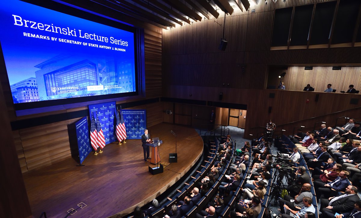 JHUBloombergCtr's tweet image. In 2025, the #HopkinsBloombergCenter is looking forward to another year of insightful conversations on today&apos;s most important issues. 

Follow us @JHUBloombergCtr for the latest on exclusive events and learn more: bit.ly/42dzSs5