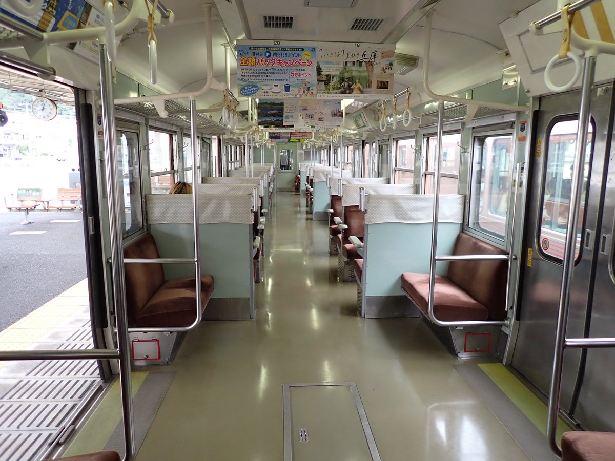 salmonjp0130's tweet photo. 本日は115系の日です。 #115系の日 https://t.co/dykmJEEDQ0