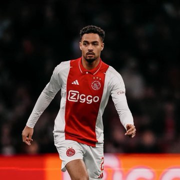 🟠🔴L'Ajax a rejeté l'offre initiale de l'AS Roma pour Devye Rensch d'une valeur d'environ € 4/5 millions de dollars, ce qui n'est pas suffisant pour obtenir le feu vert.

<a href="/FabrizioRomano/">Fabrizio Romano</a>