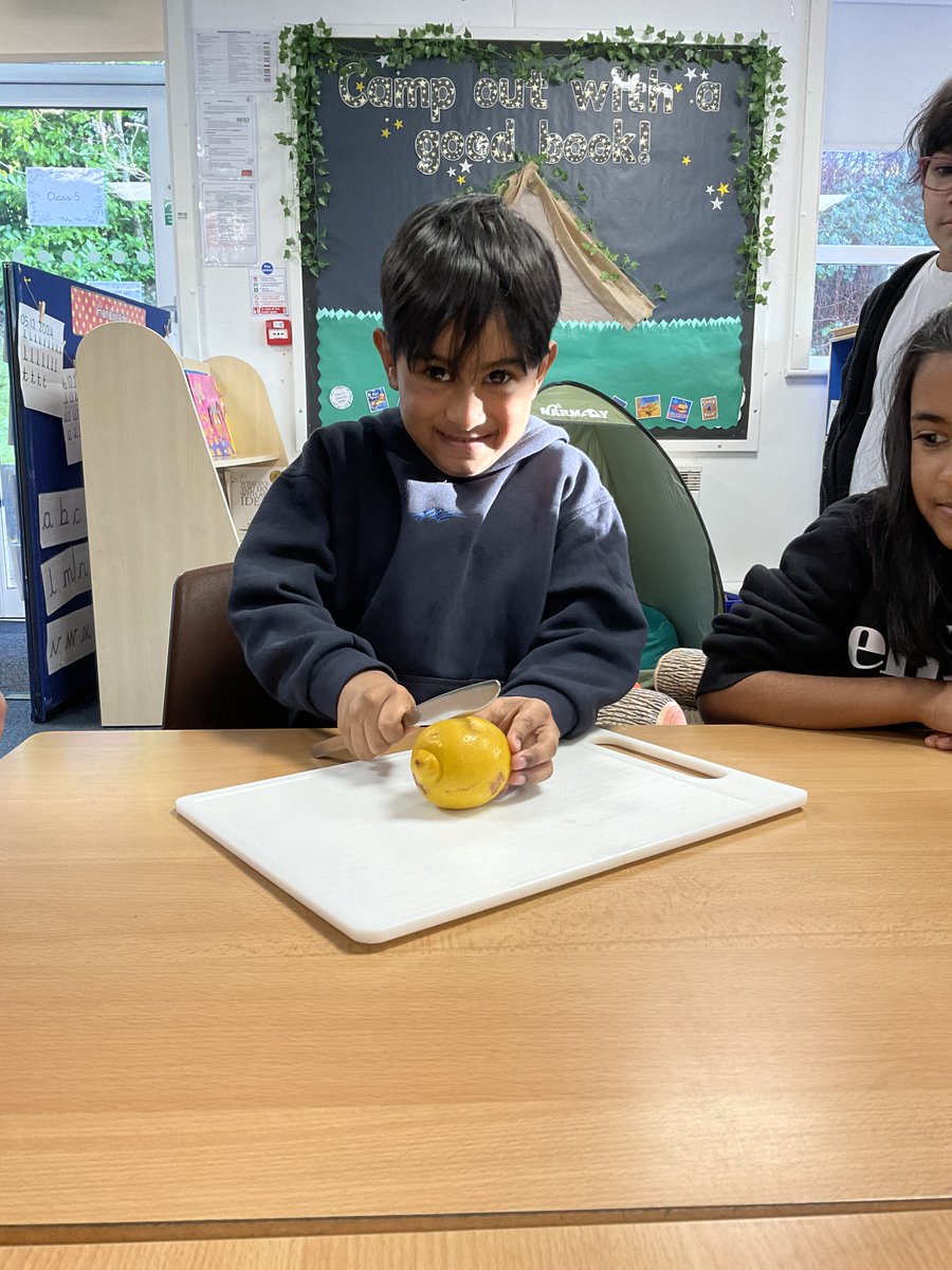 Greenhill_HT's tweet photo. Class 5 enjoyed their reading comprehension text so much they decided to follow the recipe and make their own lemonade. The lemons were sour but the lemonade was delicious and sweet. #beanexpertlearner https://t.co/zVDSKQLcqj