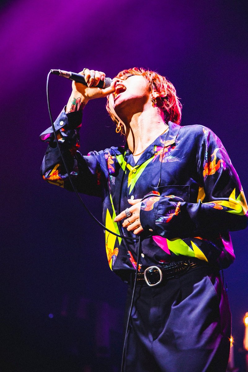 本日、東京は人見記念講堂にオンステージ。 アコースティックツアー