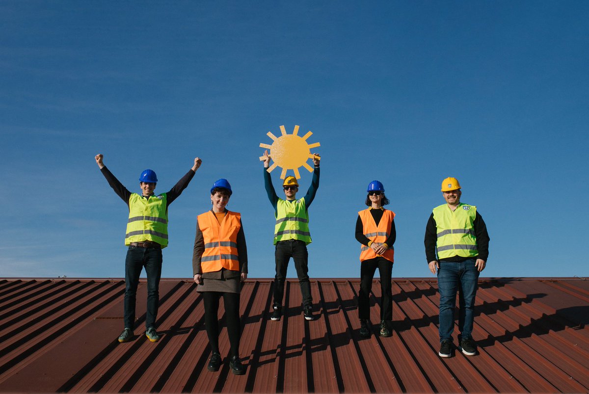 REScoopEU's tweet photo. 🍾Congrats ZEZ Sunce!

🌞After winning a lease to build a solar plant on the roof of a local market, and a successful fundraising campaign, the coop has signed a feed-in tariff contract guaranteeing a stable income for its project!

https://t.co/i69iis35ma #LifeLoopEU https://t.co/OgvXkUzAwF
