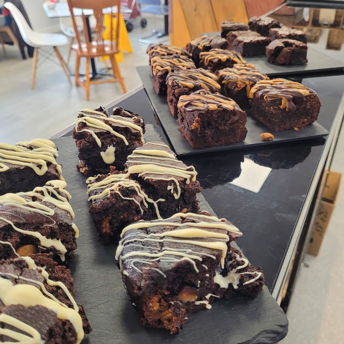 Have you tried our new brownies? 😍

💙 Original
💙 Peanut butter
💙 White chocolate and macadamia nut