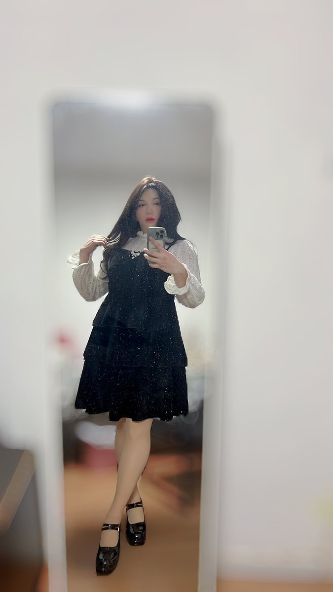 新衣服到货当然是第一时间臭美啦！🤩<a href="/DMSfetish/">迪美斯DMS</a> <a href="/DreammaskStudio/">Dreammask Studio</a> #DMS #妍 #变装 #femalemask #OOTD