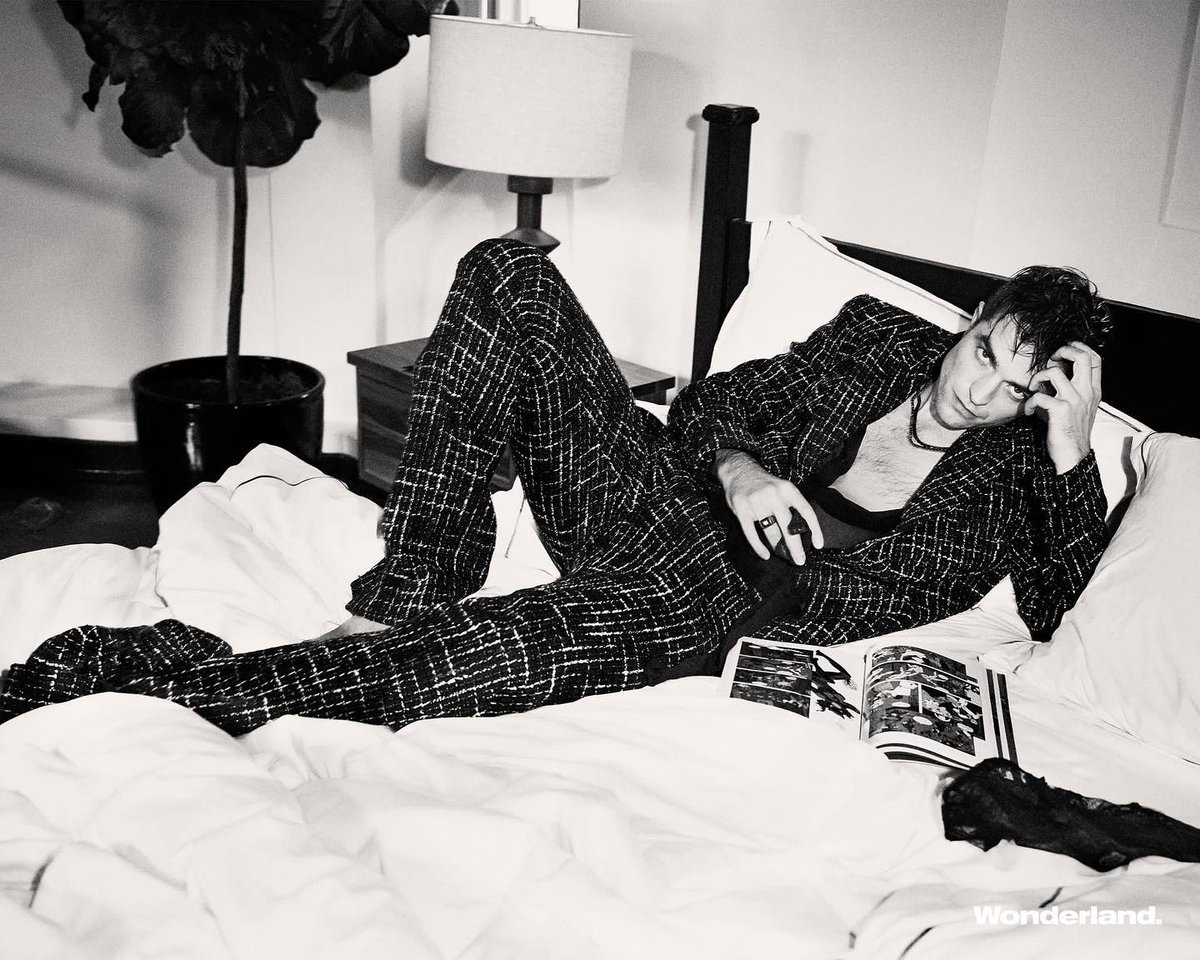 Robert Pattinson's Penn*s! tweet media