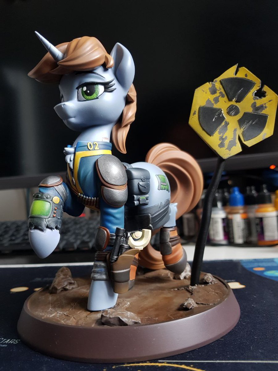Taaldis1's tweet image. Finished! Commision ^-^ Littlepip from FoE, 3d model by @chyvak34 , nice job - as always. Print, paint &amp;amp; weathering by me. Around 40 hours of painting job only. I&apos;ll add some finishing touches and she will be on her way to hew home.
