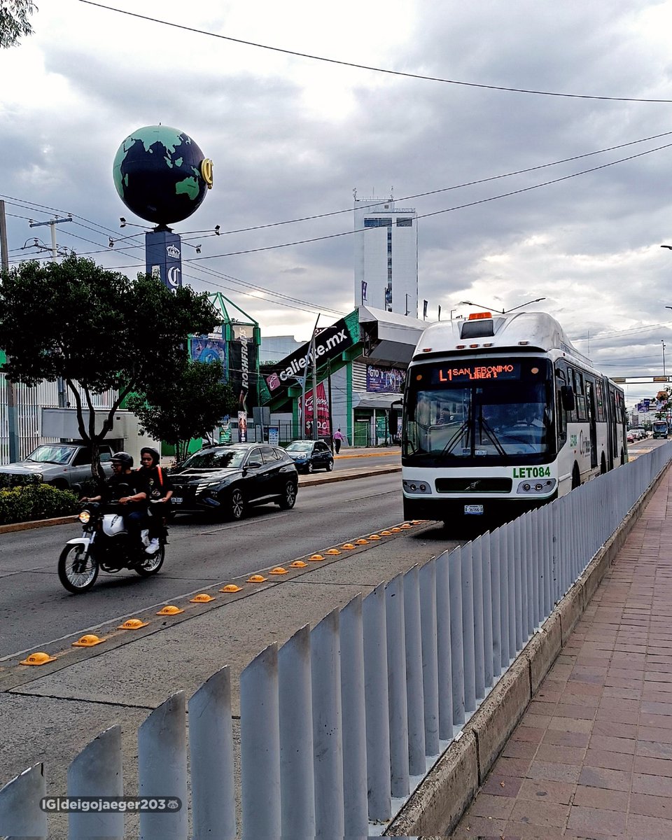 deigojaeger203's tweet photo. Me dan ganas de volver a verte 😖🦝
-
Destino San Jerónimo | SIT Optibús linea 1 🦝
-
∆20231007|OPB-L1|GTO-LEON∆
-
-
-
-
#optibus
#optibusleon
#linea1
#leonguanajuato
#optibus_leon
#orugaleon
#leon
#gto
#sit
#estacion
#mexico
#jacktiger203
#deigojaeger203 https://t.co/8mOJrVL9Ll