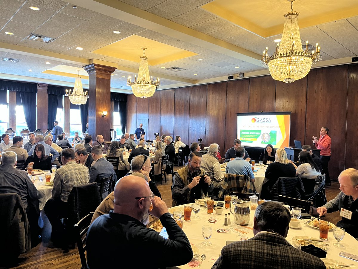 GASelfStorage's tweet photo. We enjoyed seeing so many of you at our first monthly meeting of 2025! Brooks Lumpkin of Flex Storage shared with us important details on maximizing a facility’s revenue and profit. Thank you to all who attended. Let us know what your favorite takeaway was in the comments. https://t.co/jm3cKqFxuu