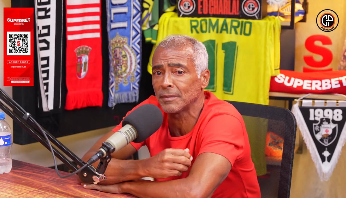 CentralDoCAM's tweet photo. “Se fosse dar dica para jogadores? Flamengo, Palmeiras, Corinthians, Atlético e Vasco, é melhor jogar em clubes como esses do que ir jogar em determinadas equipes da primeira divisão da Holanda e Espanha.”

🎙️ Romário, no @CharlaPodcast.
📸 Reprodução/Charla Podcast https://t.co/hbZHrYIC4S