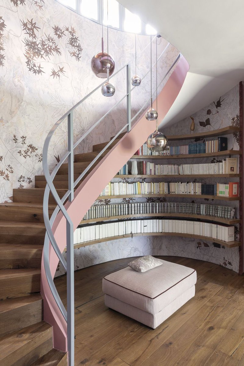 Archello's tweet image. Filippo Bombace’s "Casa Funky" renovation embraces a harmonious blend of vintage charm and global influences. 
buff.ly/3PAcoGc

#EclecticDesign #VintageInteriors #CustomCraftsmanship