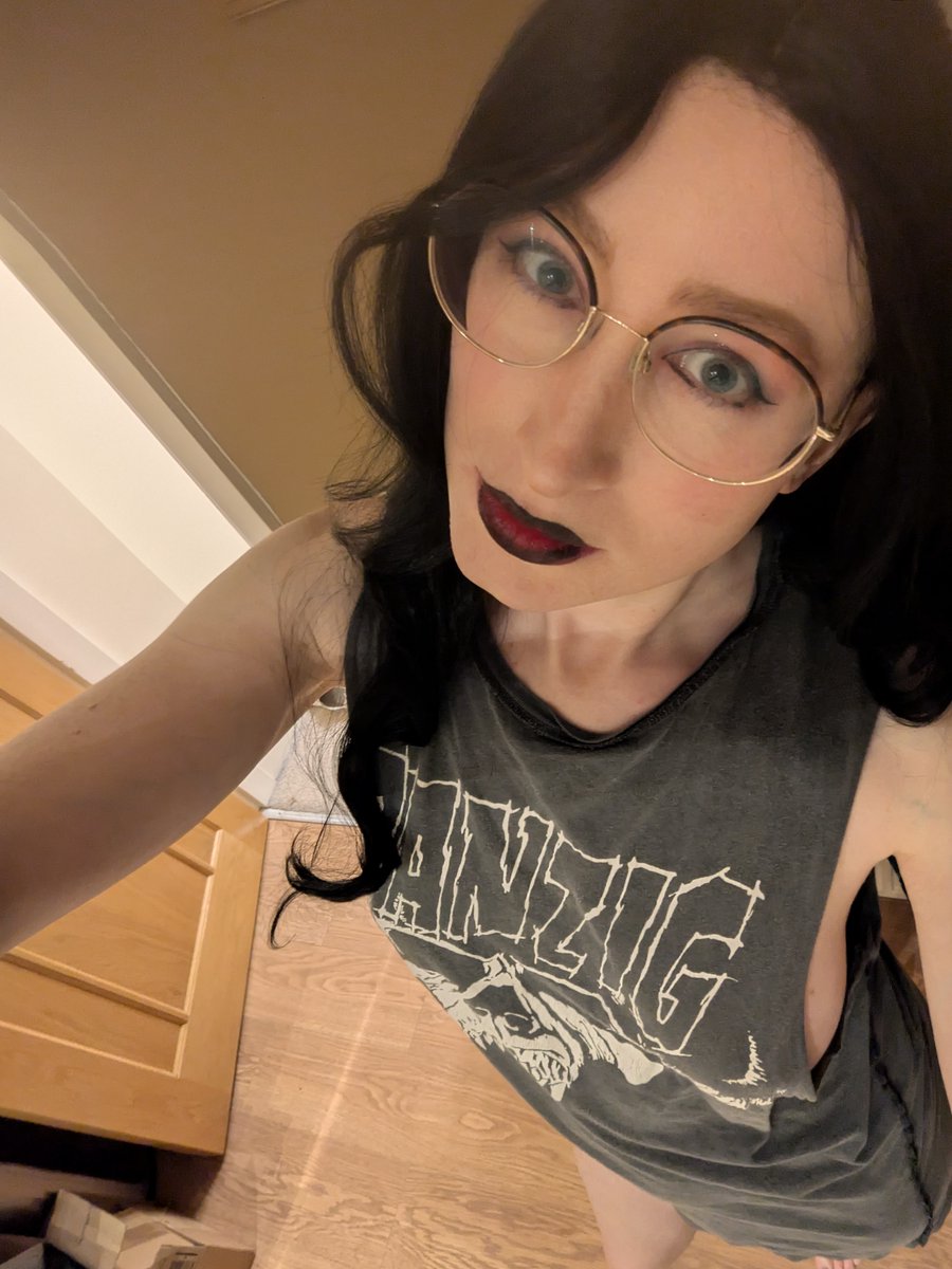 aaaamaryllissss's tweet photo. hey 😈 https://t.co/V1C6EDdDzx