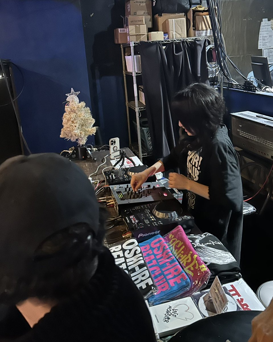 7pines_FeeFee's tweet image. まめさんち開店をお祝いするイベント、TRINITY:AZURE 以外は初めましての演者さんばかりだけど、楽しくて長丁場があっという間だった😁