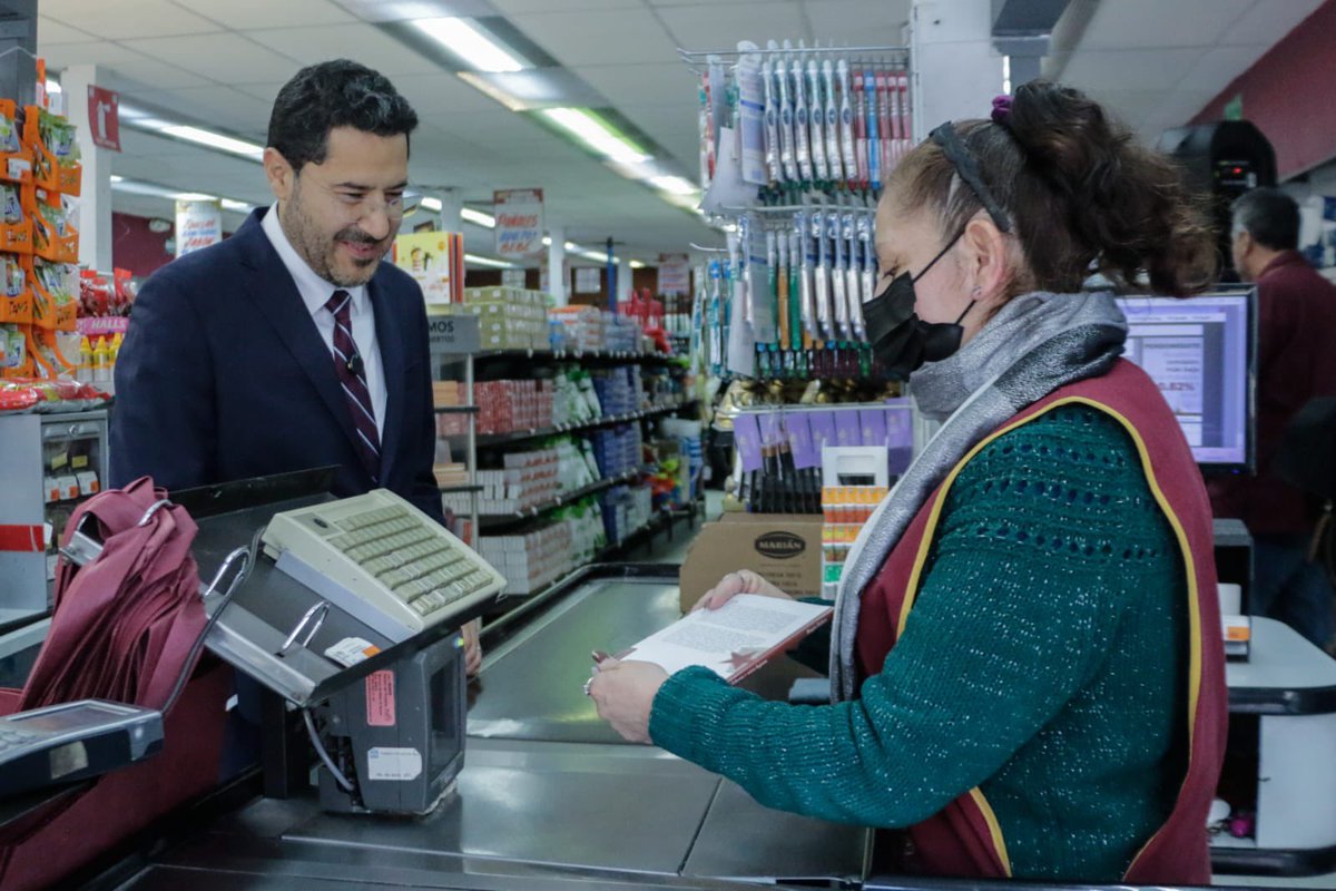 martibatres's tweet photo. El @TUSUPERISSSTE renueva convenio de colaboración con el @FCEMexico y no solo eso, lo expandimos a todas las tiendas del país. 

Ahora cada tienda contará con una amplia oferta de 10 mil títulos, para todas las edades, a precios accesibles. No olviden agregar un libro a su carrito la próxima vez que visiten una tienda del @ISSSTE_mx. 

@Taibo2 @DuniaLudlow