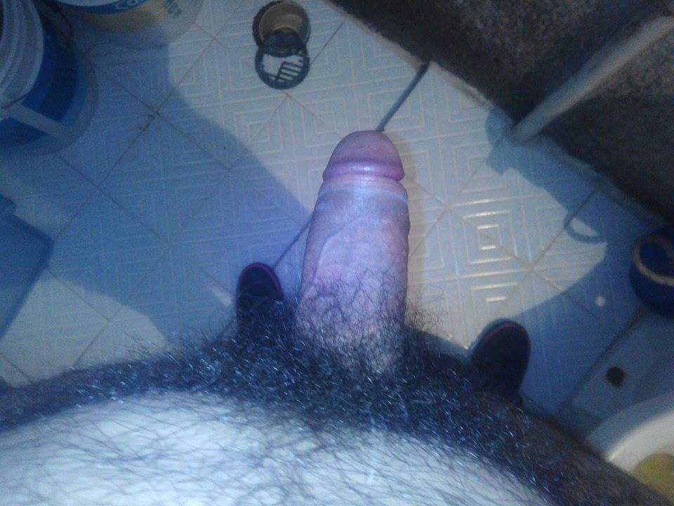 Fernand50380419's tweet photo. @ale2hotwife Para que le des su besito de buenos días https://t.co/Yy9yDPMOWt