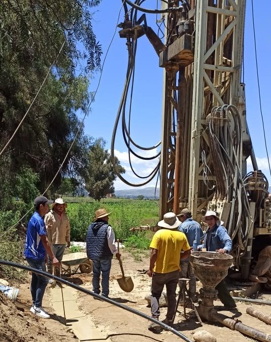 Mano a Mano is currently working in partnership with Tajamar, a community near Punata, Bolivia, on a deep water well project; we have reached a final depth of 72 meters (236 feet).

Learn more: manoamano.org/blog/month-in-…

#bolivia #nonprofit #community #water #construction