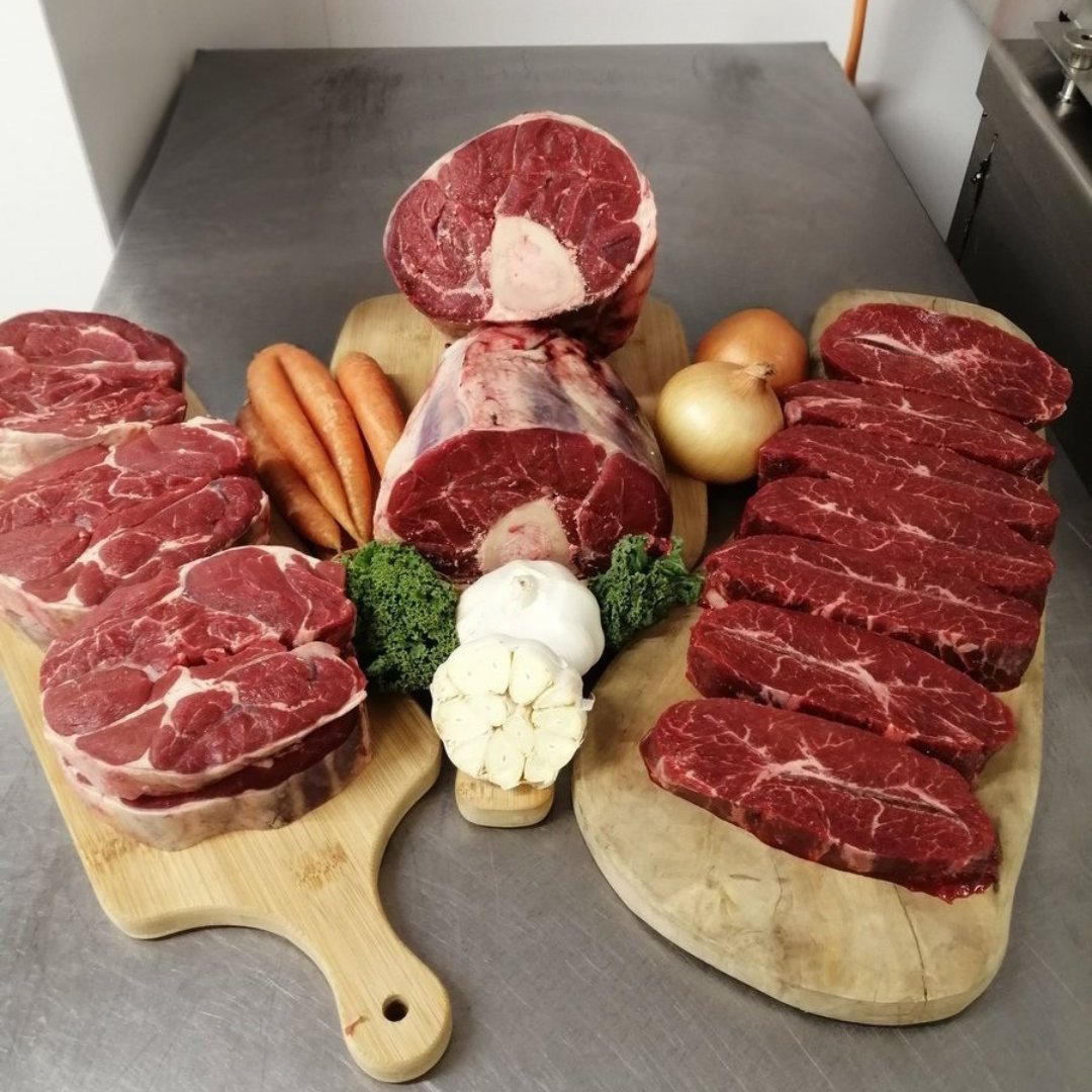 EdwardsofConwy's tweet photo. Looking for something to warm you up on cold January nights? ❄️
Our beautiful cuts of shin-on-bone and feather steak are perfect for a hearty slow-cooked meal or casserole.  The ultimate comfort food to keep you warm! 🍲Available in-store today!

#welshbeef #butchers #comfortfood https://t.co/8pgv3ToD8g
