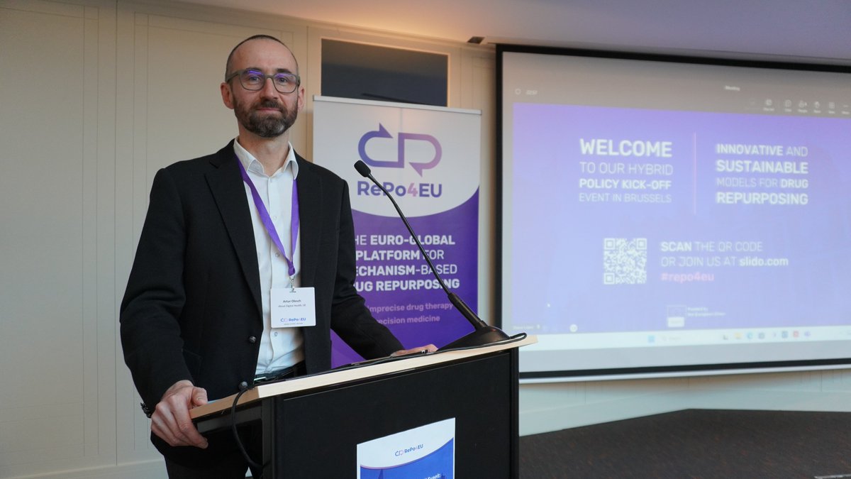 Testing, testing... we'll start our policy kick-off event in Brussels shortly! We're doing a final rehearsal with <a href="/ArturOlesch/">Artur Olesch</a>, who'll be moderating the panel discussions today.

If you registered to attend online, remember to tune in at 12:00 CET.

👉 repo4.eu/research-innov…