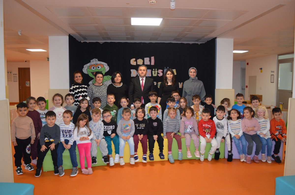 ayasilcemem's tweet photo. İlçe Milli Eğitim Müdürümüz Zafer ŞİMŞEK  İlçemiz Cemil Meriç Anaokulu'nu ziyaret etti. Müdürümüz Zafer ŞİMŞEK  Okul bünyesinde gerçekleştirilen  geri dönüşüm sergisi etkinliklerini inceledi. Emeği geçen öğrenci,öğretmen ve velilere teşekkür etti. @AyasKaymakaml @MemAnkara https://t.co/d7Idmx8YbG