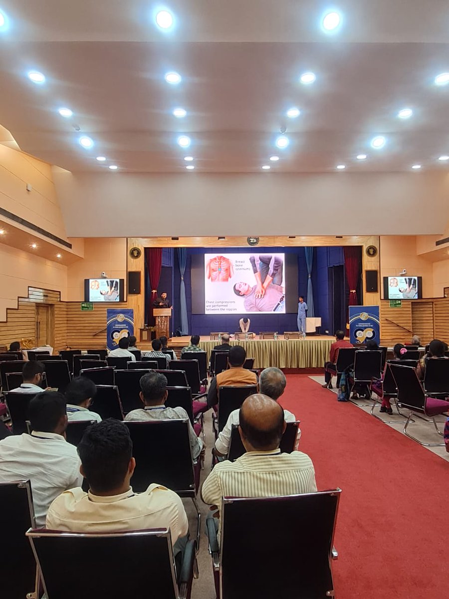 Chellaram_Hosp's tweet image. ChellaramHospital conducted a #BasicLifeSupport (BLS) training session for the staff of @ReserveBankofIndia (Agriculture Banking). This hands-on session provided participants with essential techniques to manage medical emergencies with confidence.