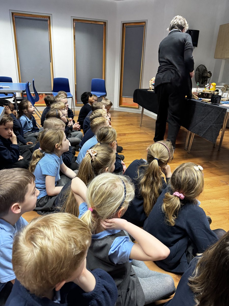 We are having a great time learning about old toys 🧸 <a href="/KingswoodParksP/">Kingswood Parks Primary School</a>