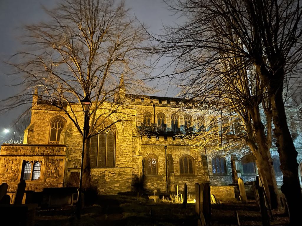 FulhamCamerata's tweet photo. Lovely first rehearsal of Mozart's Requiem in our beautiful new home, @AllSaintsFulham.

Special warm welcome to our 9 new members! ❤️
.
.
.
#FulhamCamerata #choir #fulham #parsonsgreen #singing #HarryGuthrie1 #AllSaintsFulham #mozart #requiem https://t.co/0Sg1k9L8AI