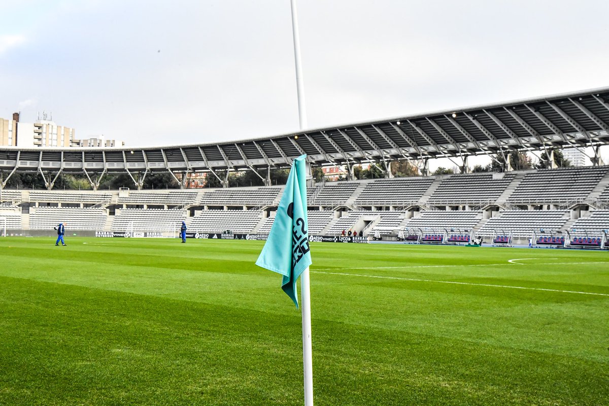 Jürgen Klopp 🇩🇪 sur les installations du Paris FC 🫣 :

« Charléty ? 𝗖̧𝗮 𝗳𝗮𝗶𝘀𝗮𝗶𝘁 𝗹𝗼𝗻𝗴𝘁𝗲𝗺𝗽𝘀 𝗾𝘂𝗲 𝗷𝗲 𝗻’𝗮𝘃𝗮𝗶𝘀 𝗽𝗮𝘀 𝘃𝘂 𝘂𝗻 𝗺𝗮𝘁𝗰𝗵 𝗱’𝗮𝘂𝘀𝘀𝗶 𝗹𝗼𝗶𝗻 𝗲𝘁 𝗷’𝗲́𝘁𝗮𝗶𝘀 𝗮𝘂 𝘀𝘁𝗮𝗱𝗲, 𝗽𝗮𝘀 𝗱𝗲𝘃𝗮𝗻𝘁 𝗹𝗮 𝘁𝗲́𝗹𝗲́𝘃𝗶𝘀𝗶𝗼𝗻. 

𝗟𝗲𝘀