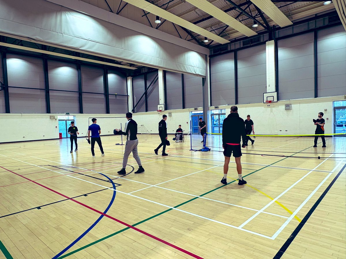 Laura Burns tweet media