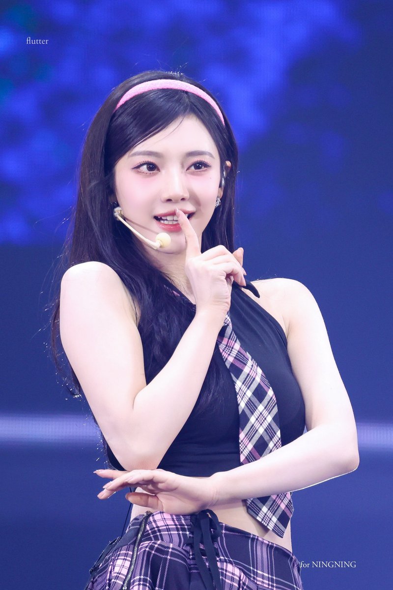 flutter1023's tweet photo. 250112 첫 사랑니🎀

#aespa #æspa #에스파 
#NINGNING #닝닝 #宁宁 #宁艺卓 https://t.co/P6eWBf95MR
