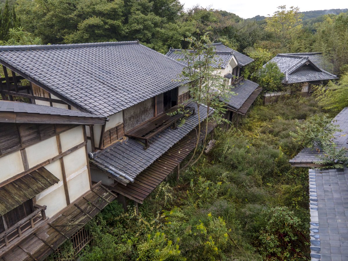 江戸時代の情緒が漂流してきたかのような町並みが廃墟となって令和に