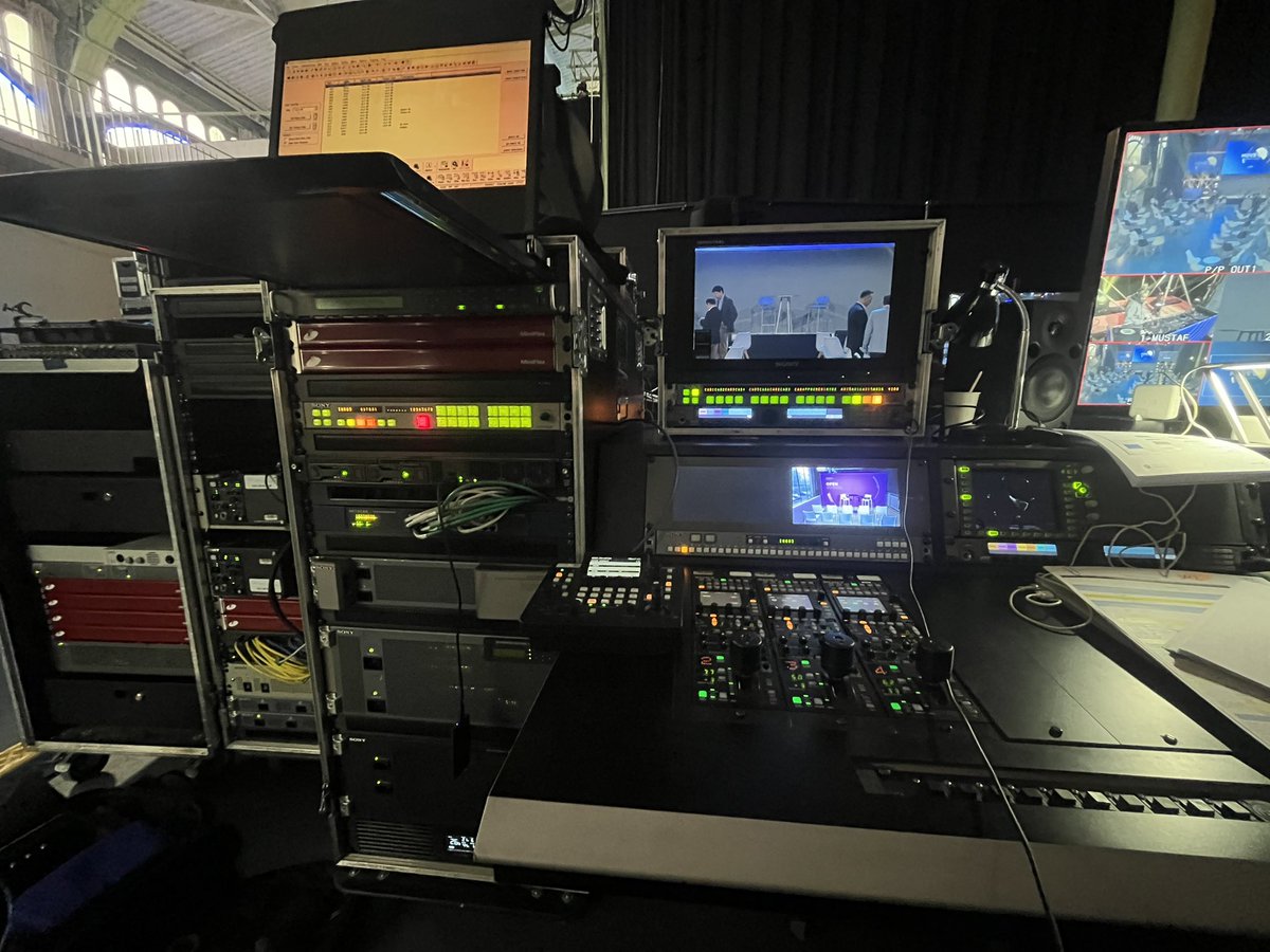 dashcom_'s tweet image. Bureau du jour