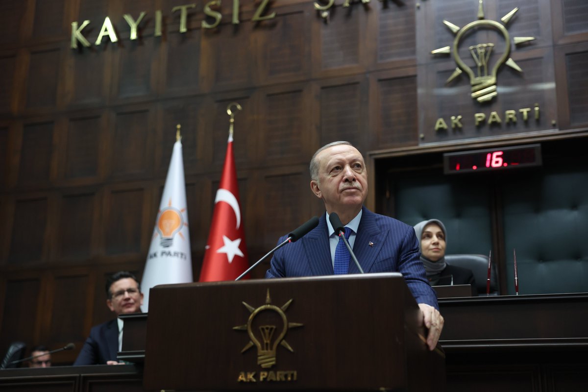 yilmaztunc's tweet photo. Cumhurbaşkanımız Sayın Recep Tayyip Erdoğan'ın başkanlığında 2025 yılının ilk AK Parti TBMM Grup Toplantımızı gerçekleştirdik.

Toplantımızın ülkemiz ve milletimiz için hayırlara vesile olmasını diliyorum.

@RTErdogan 
@Akparti https://t.co/eDLpONOvTt