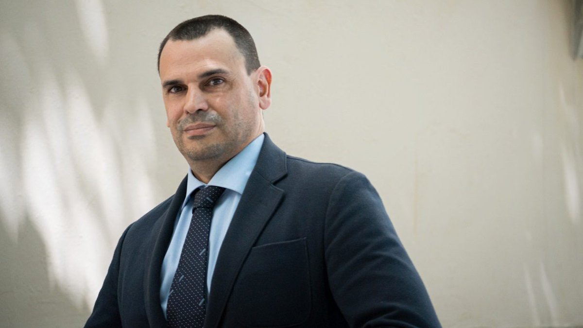 NoaGresiva's tweet photo. 🔴 ÚLTIMA HORA | La Fiscalía pide investigar al novio de Ayuso por una supuesta comisión encubierta de medio millón de euros.

Suma y sigue. El PP y su entorno es una mafia. https://t.co/ksjCncNyRb