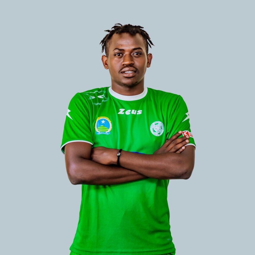 iamtraore_98's tweet photo. "Ubu ndi umukinnyi wa Gorilla FC ndetse natangiye Imyitozo" Nsanzimfura Keddy abwira InyaRwanda
#Rwandapl #ishushotv https://t.co/CTB9Dd0xzb