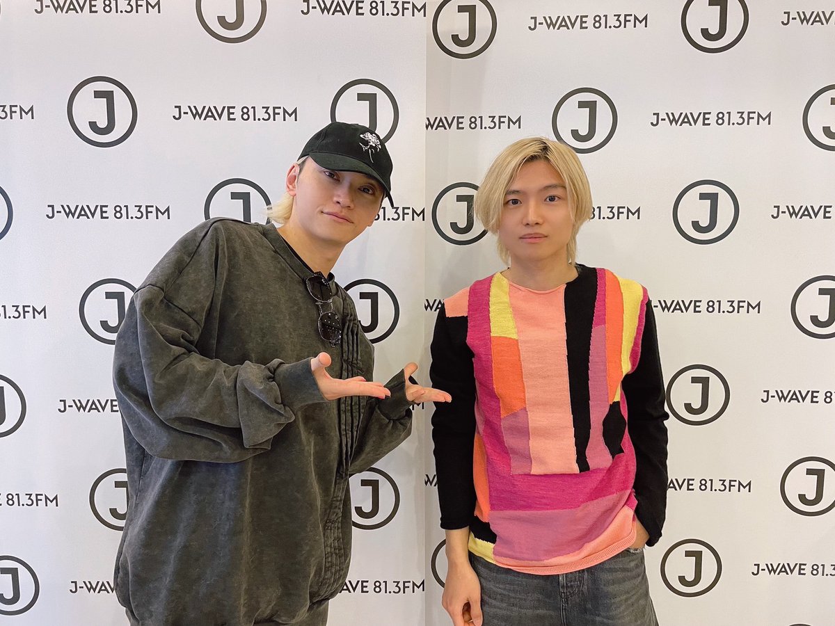 dive813's tweet photo. #SKYHI ナビゲート
DIVE TO THE NEW WORLD⚡️

今週はバンド、#Dios から たなかさんが登場！

Dios5年目、
そして父となる、たなかさんの今にDIVEします！
ロッククライミングは文学的！？

@_d_i_o_s_info_ 
@aaaaaatanaka 
@SkyHidaka

#jwave #dive813 https://t.co/xQ3zcZjERi