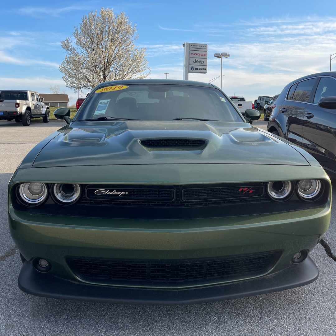 GYCDJRPlatts's tweet image. Turn heads wherever you go. Our vehicles are waiting to hit the road with you behind the wheel. 💪 #DriveLocal #GreggYoungPlattsmouth #RoadTripReady