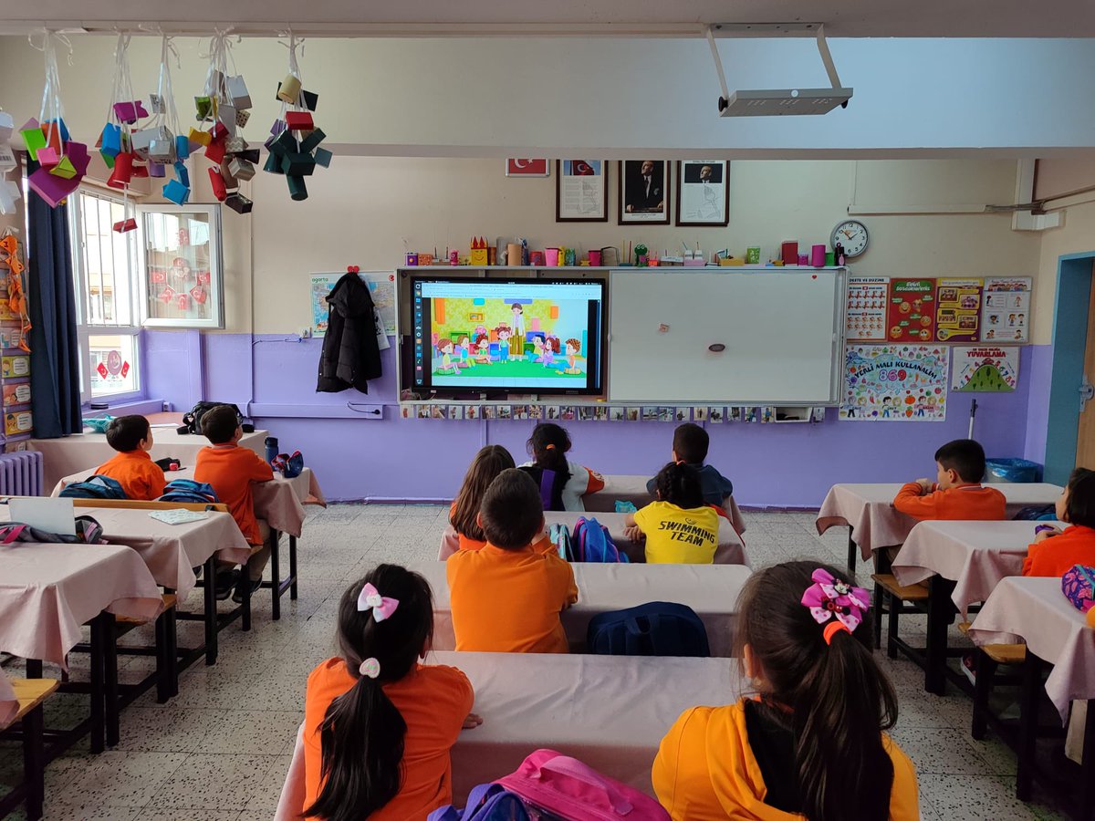 OzansoyHalit's tweet photo. 2-B Belgesel ve Animasyon Gösterimi https://t.co/CBqgcznpu7