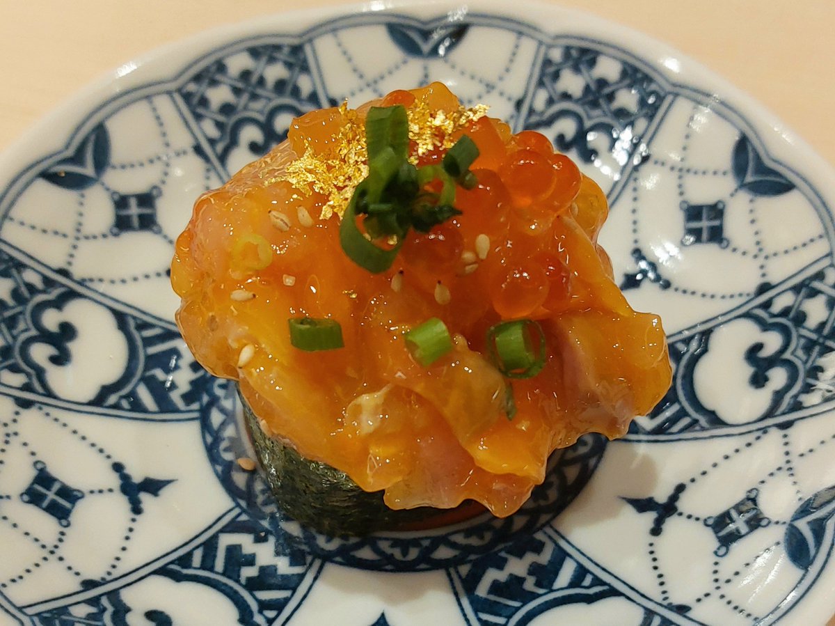GSA1010Z's tweet photo. 群馬いちもん 金沢まいもん
スマーク伊勢崎店
◯氷見の寒ブリ
◯うずら三兄弟
◯シマアジ
◯海鮮宝箱軍艦
どれも美味しい～
写真無いですが下仁田町の黒豆納豆
を使った大粒ブラックダイヤも👍
#群馬 #群馬いちもん金沢まいもん https://t.co/HvIL9JBcKl