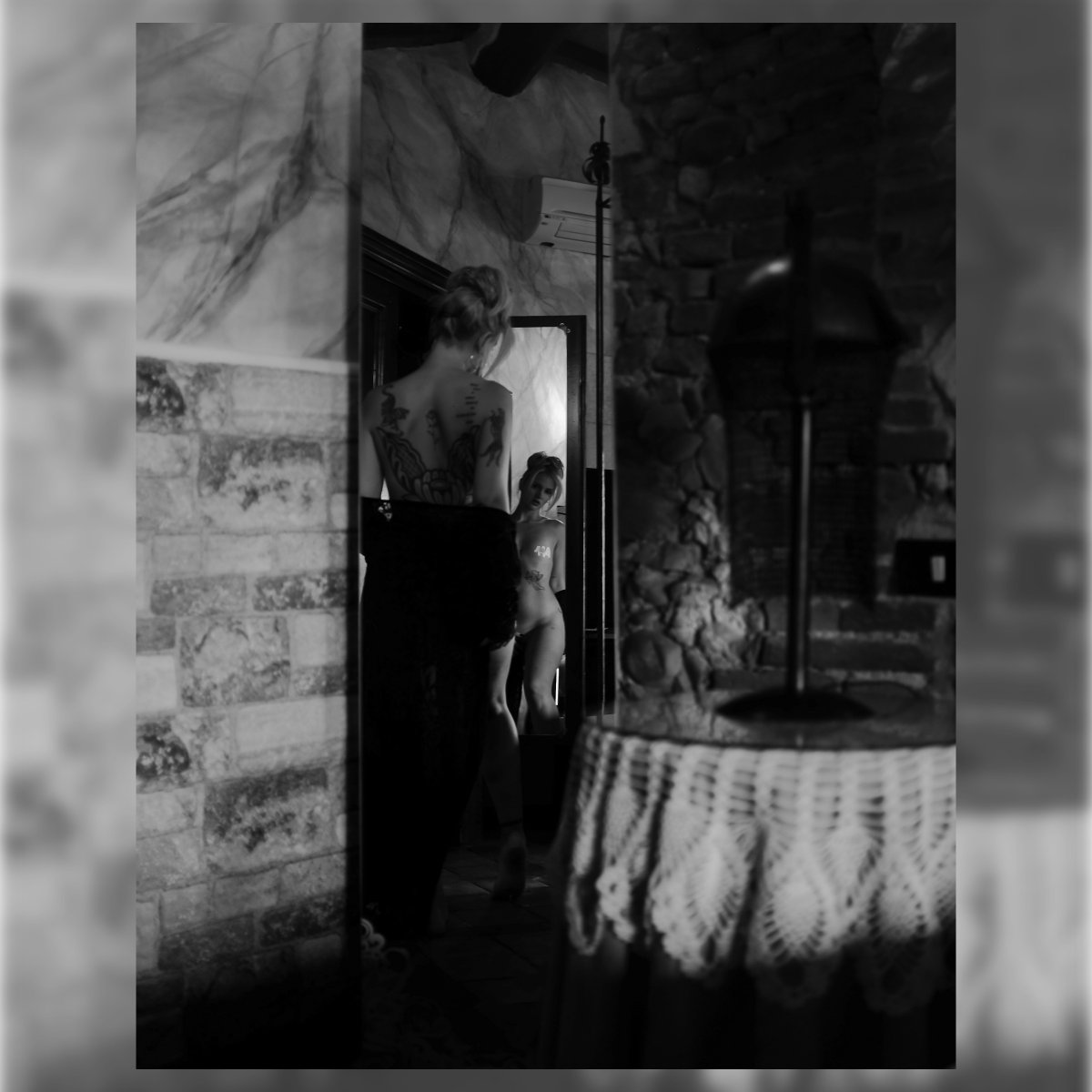 Vixenvious's tweet photo. Which one is your favourite?  #art #italy #modelling #photography #beautiful #nude https://t.co/cBejYxDteB