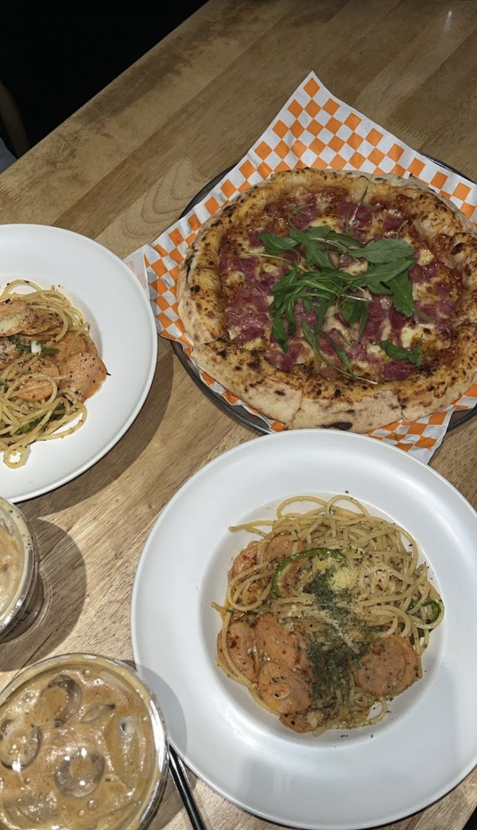 pociatocoffee's tweet photo. "The best Pizza i can get in Kajang" - They said! 

Kita tak overclaim, google review yang cakap 🤭
You can also try our best-selling pasta, called Streaky Beef Salted Egg!

📍Pociato Coffee, Taman Kajang Utama 
12:30pm - 10pm https://t.co/9zaBqNF0MI