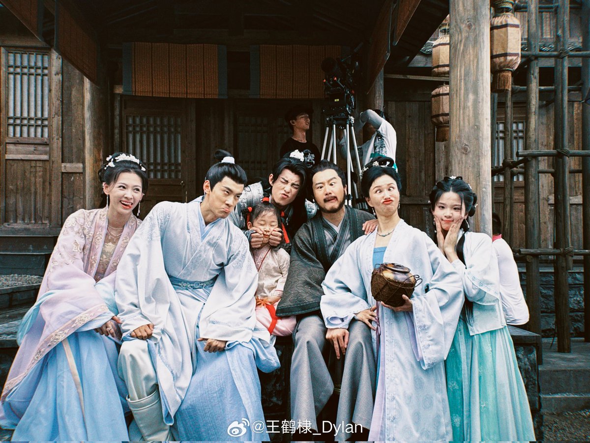 250115 #DylanWang updated weibo with 9 pics of #GuardiansoftheDafeng cast

(1/3)

#WangHedi #大奉打更人