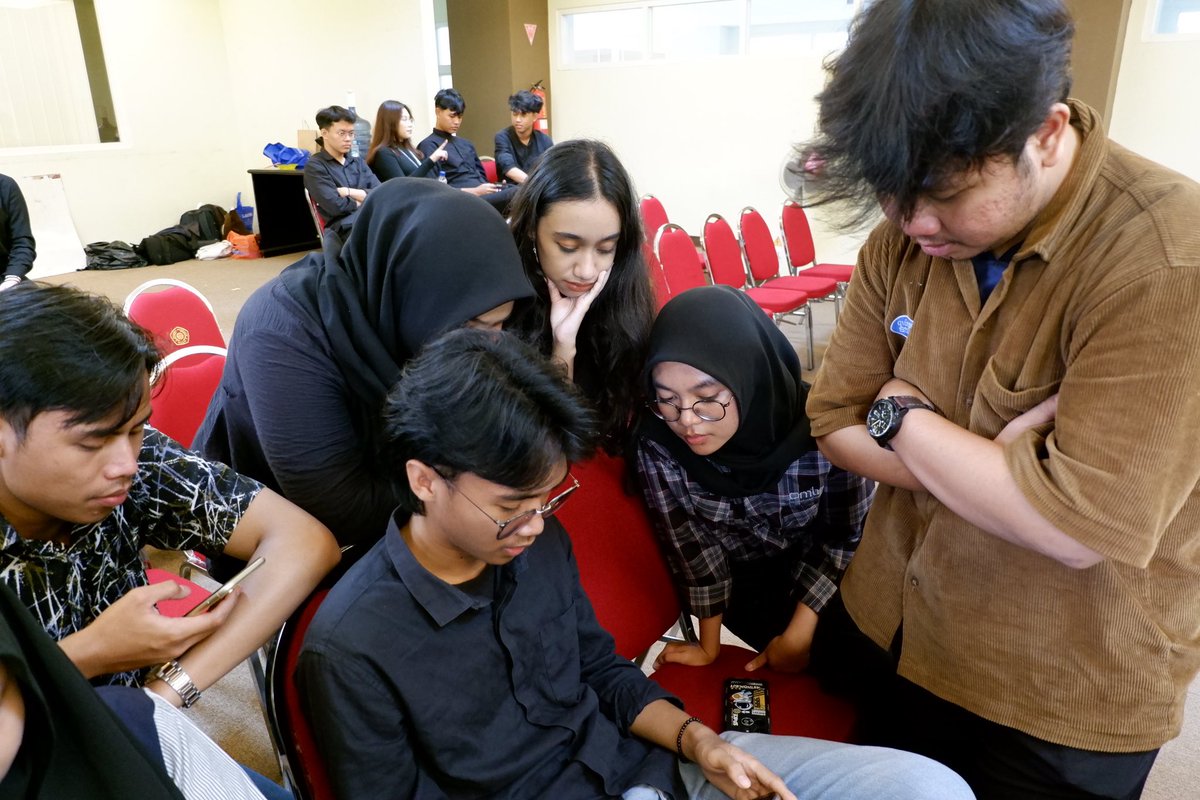 Hi Peeps! 👋🏻

Pada tanggal 4 Januari 2025 kemaren, HIMAHI UMM melaksanakan kegiatan HI Lens lohh🤩

HI Lens adalah workshop yang bertujuan untuk menambah pengetahuan dan wawasan mengenai dasar-dasar fotografi serta editing berbasis smartphone.

Yuk, intip keseruan momennya! 📸