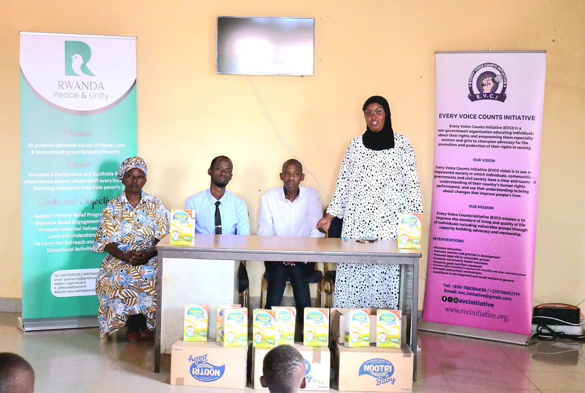 evcinitiative's tweet photo. 2/2 Mu butumwa Umuhuzabikorwa wa Gahunda muri @evcinitiative Mukankaka Fabiola yageneye ababyeyi, akaba yabasabye kwita ku buzima bw'Abana n'ubwabo kuko ariryo pfundo ry'umuryango mwiza ubereye u Rwanda nk'uko byanagarutsweho n'Umunyamabanga nshingwabikorwa w'Akagali ka Gasharu. https://t.co/JXgWDnsFAZ