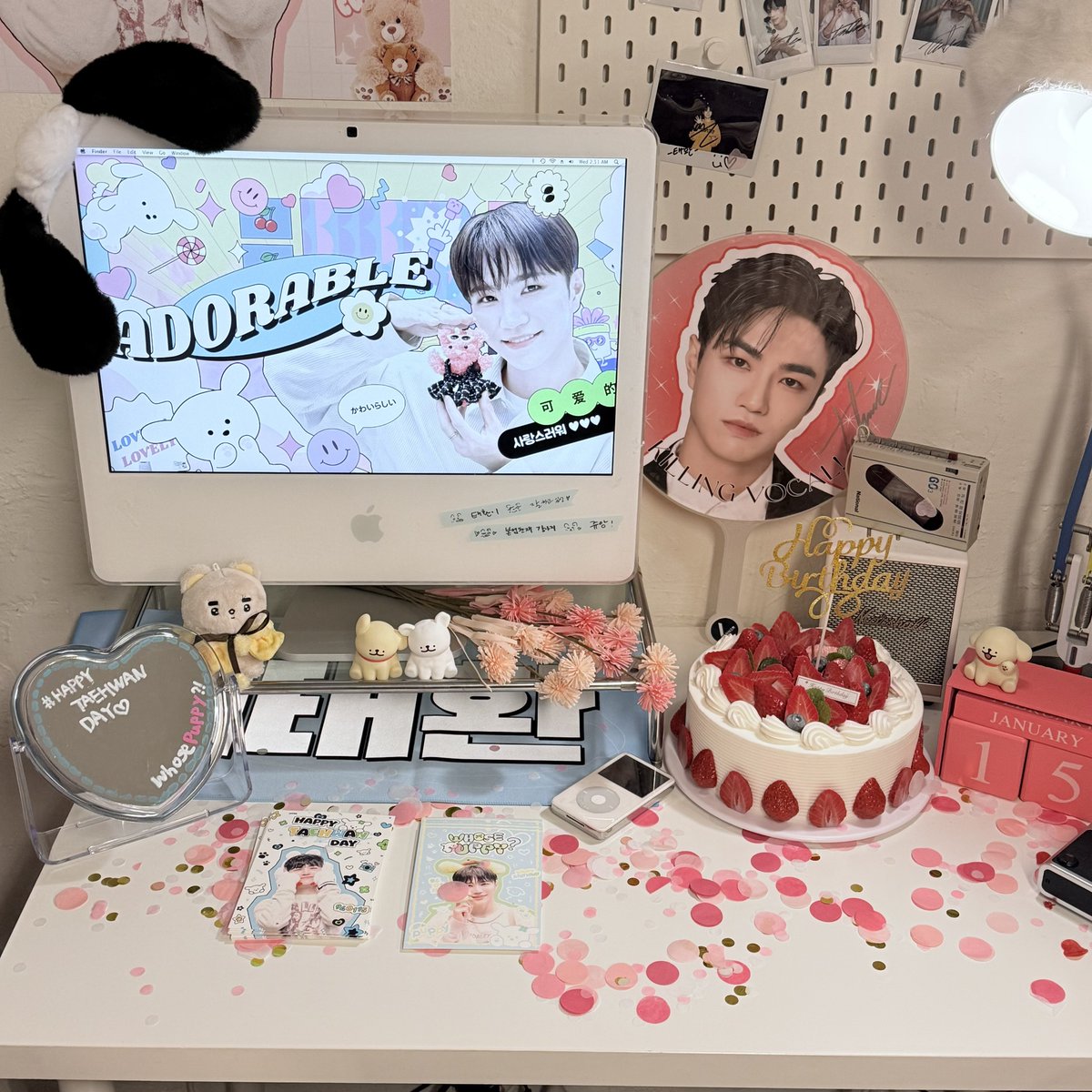 📍하이타운서울
진심 탼이로 시작해서 탸니로 끝나는 카페였고
마지막 남은 럭드를 털고 랜덤특전 민증까지
탈탈 털어간 녀성 되었다✌️

#탸니는_삐삐네_강아지
#환한빛을_닮은_태환아_생일축하해
#HAPPY_TAEHWAN_DAY
<a href="/whose_puppy/">🐾𝙒𝙝𝙤𝙨𝙚 𝙋𝙪𝙥𝙥𝙮?!</a>