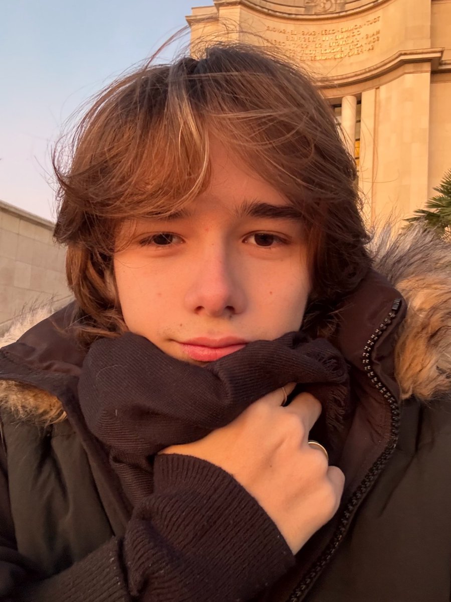 nanidanielg's tweet photo. A sweet morning in Paris 💕 https://t.co/rFZvgui9A7