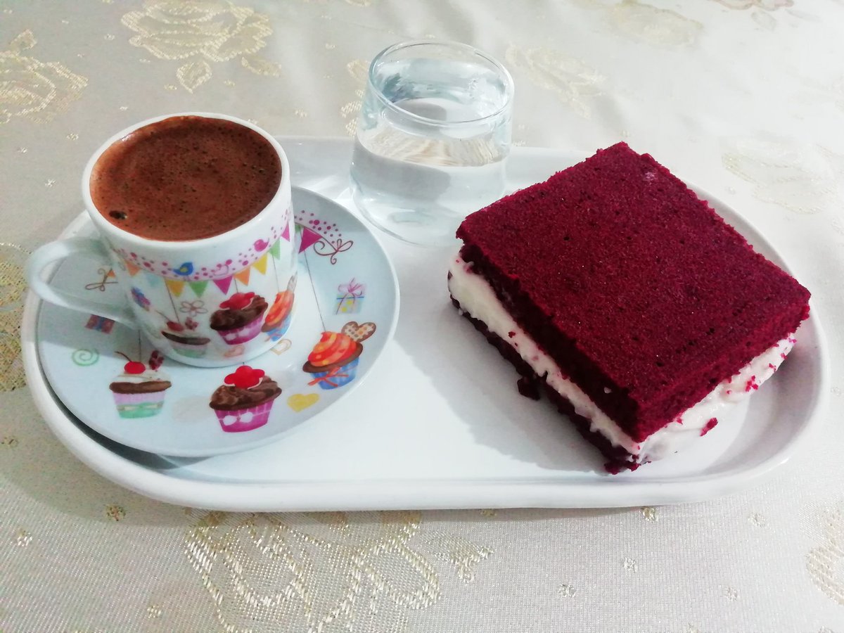 yelizzkcl's tweet photo. #Coffeeetimeโ๐ฅง https://t.co/3MDlF1wvT8