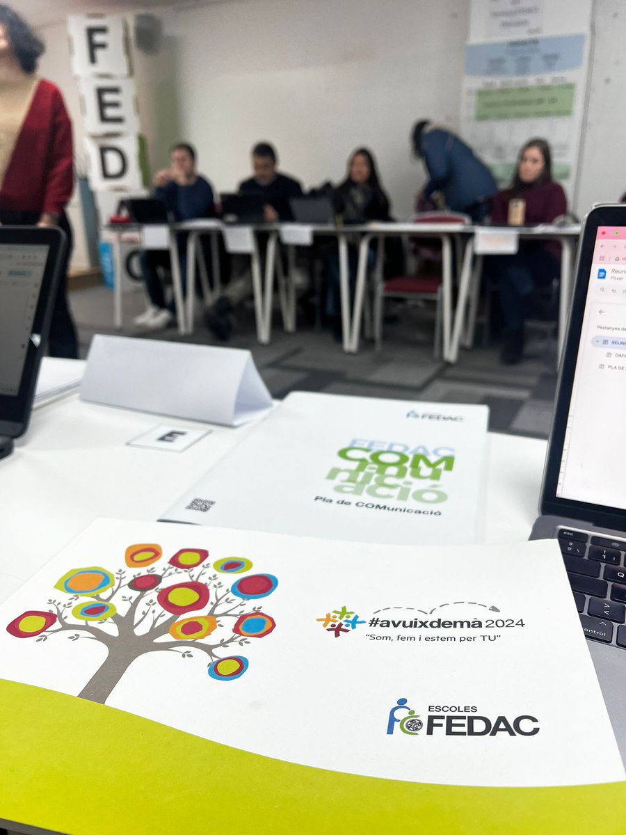 Trobada amb els equips de comunicació de les diferents <a href="/EscolesFEDAC/">Escoles FEDAC</a>. 
Continuem formant-nos, compartint i aprenent junts.
🟢🔵📸🗣️
#comunicació #avuixdemà