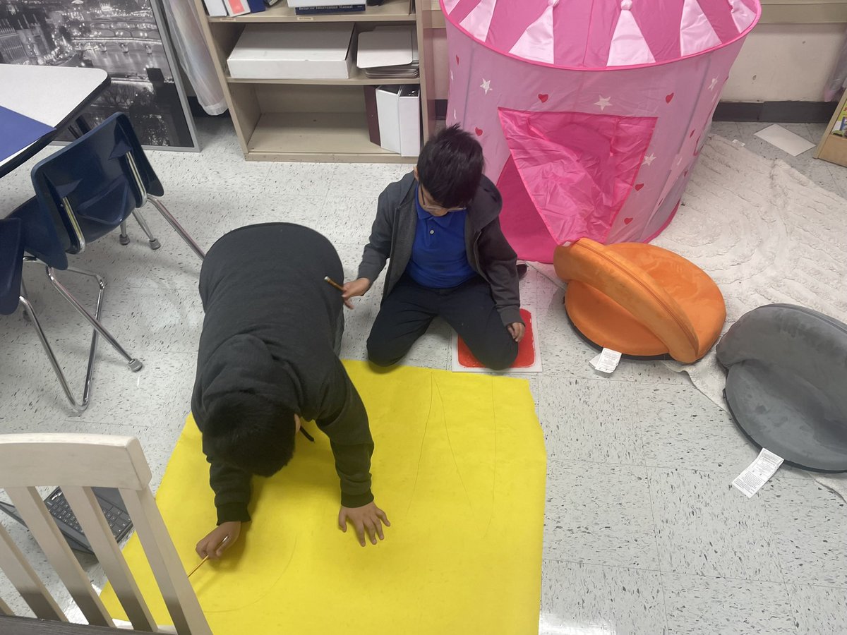Loma_counseling's tweet photo. π¨β¨ The 4th Grade Kindness Club is making amazing, colorful posters for **No Name-Calling Week** next week. Let's spread kindness and respect together! ποΈβ€οΈ #KindnessClub #NoNameCallingWeek https://t.co/g6Bm4MQaSa