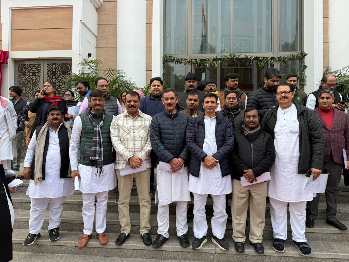 INCMP's tweet photo. त्याग, बलिदान, आजादी के संघर्ष और संविधान निर्माण और रक्षा के समृद्ध इतिहास को समेटे कांग्रेस के नवीन राष्ट्रीय कार्यालय "इंदिरा भवन" के शुभारंभ अवसर पर मध्यप्रदेश कांग्रेस परिवार !! https://t.co/JxpYoyQ11O