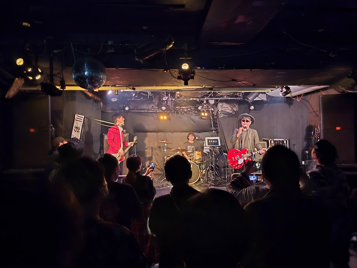 ino1980's tweet image. 本日は！仕事帰りに、ちょい呑み洋食まめさんちオープン記念！！
まめさんライブ！！！
各所で大事な配信やってるのに、勢いで来てしまったwww